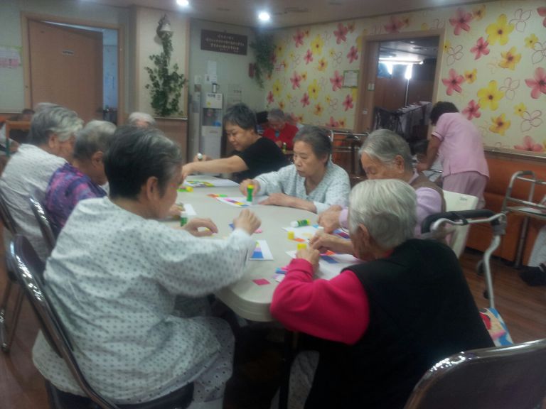 2월24일 색종이조각보 만들기