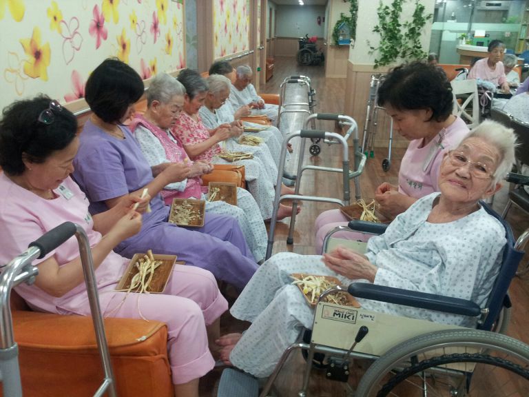 5월27일 도라지 까기