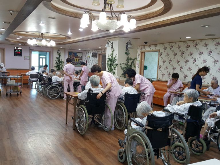 5월24일 운동화끈 매기