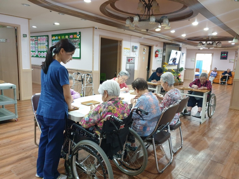 5월31일 동그라미 스티커 붙이기