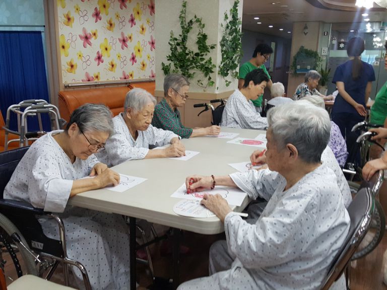 9월1일 과일 색칠하기