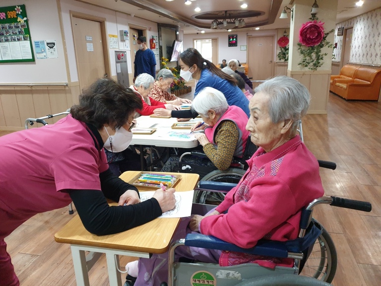 2월5일 설날 모습 색칠하기