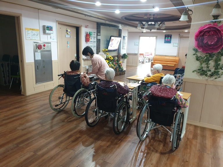 11월11일 점선따라 낙엽 그리기