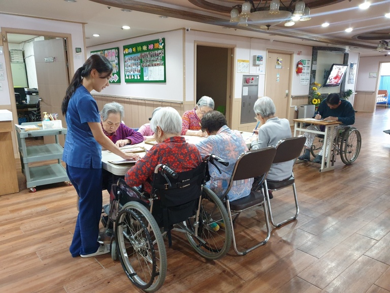 5월10일 사자성어쓰기