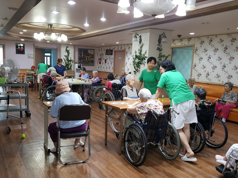 8월12일 태극기 색종이 모자이크