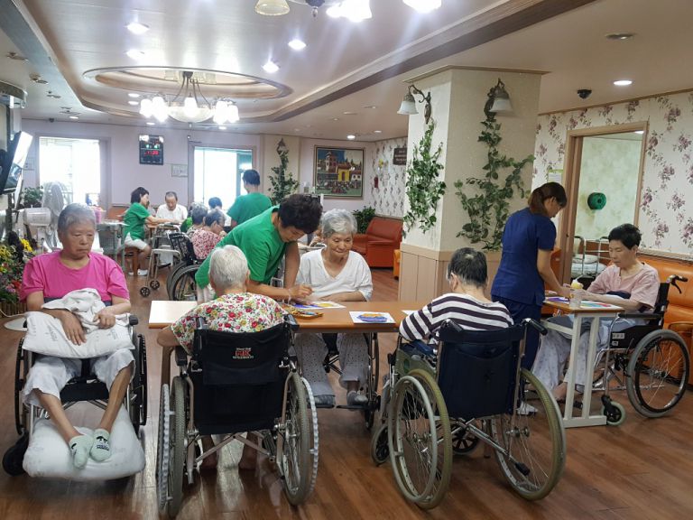 8월16일 삼계탕 색칠하기