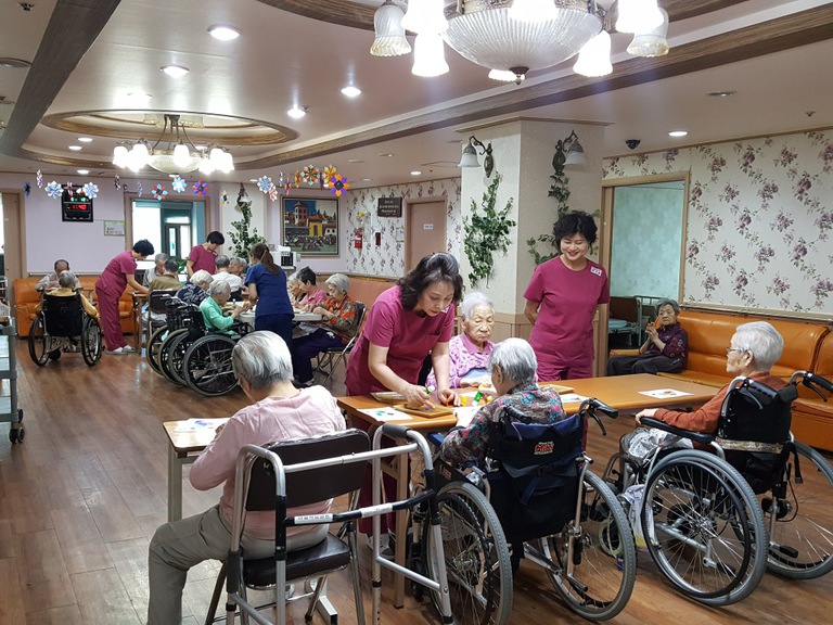 5월13일 칠교조각 붙이기