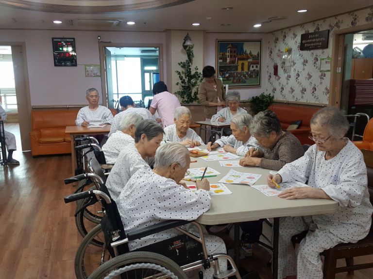 4월19일 과일 색칠하기